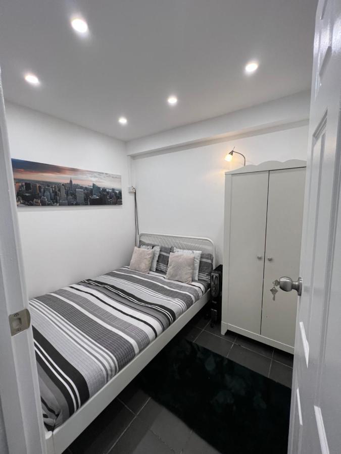 Modern Flat In Central Egham By Windsor Castle, Staines-Upon-Thames And Heathrow Airport Экстерьер фото
