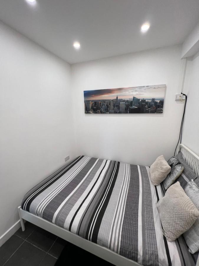 Modern Flat In Central Egham By Windsor Castle, Staines-Upon-Thames And Heathrow Airport Экстерьер фото