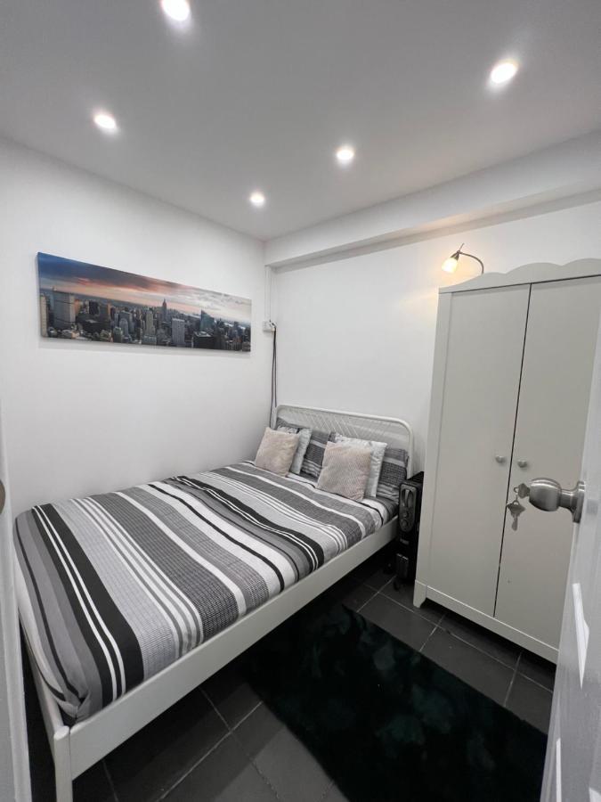 Modern Flat In Central Egham By Windsor Castle, Staines-Upon-Thames And Heathrow Airport Экстерьер фото